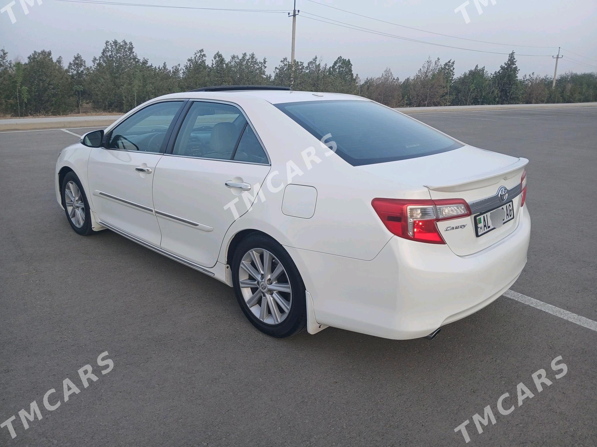 Toyota Camry 2013 - 220 000 TMT - 1 мкр - img 4