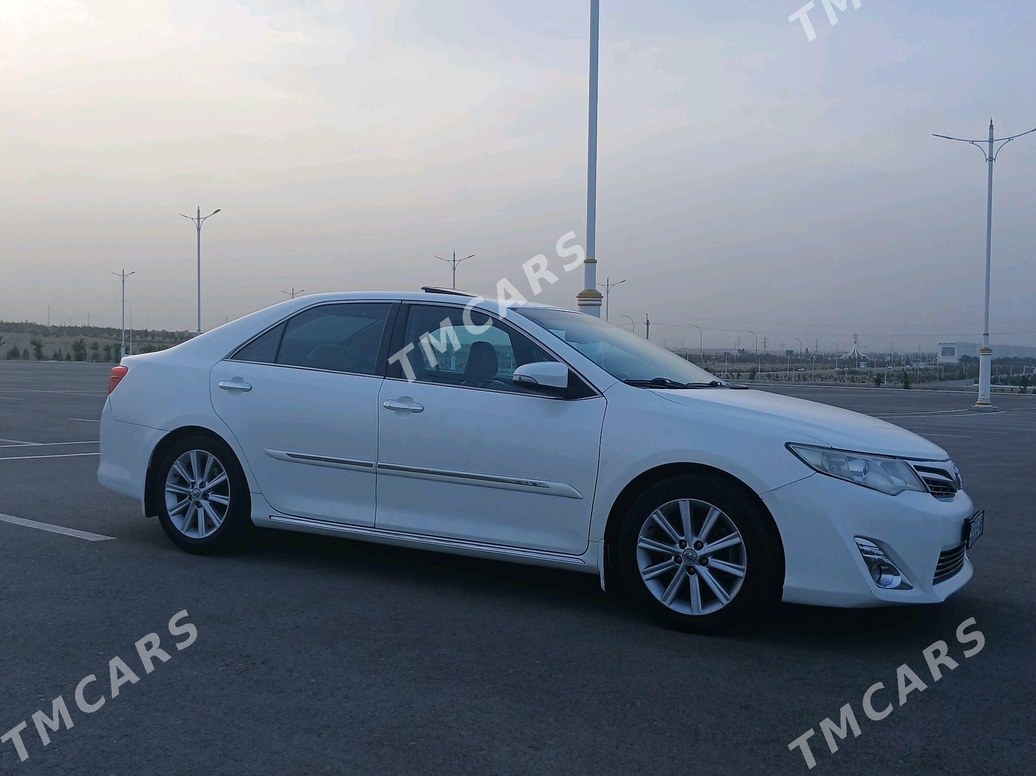 Toyota Camry 2013 - 220 000 TMT - 1 мкр - img 2