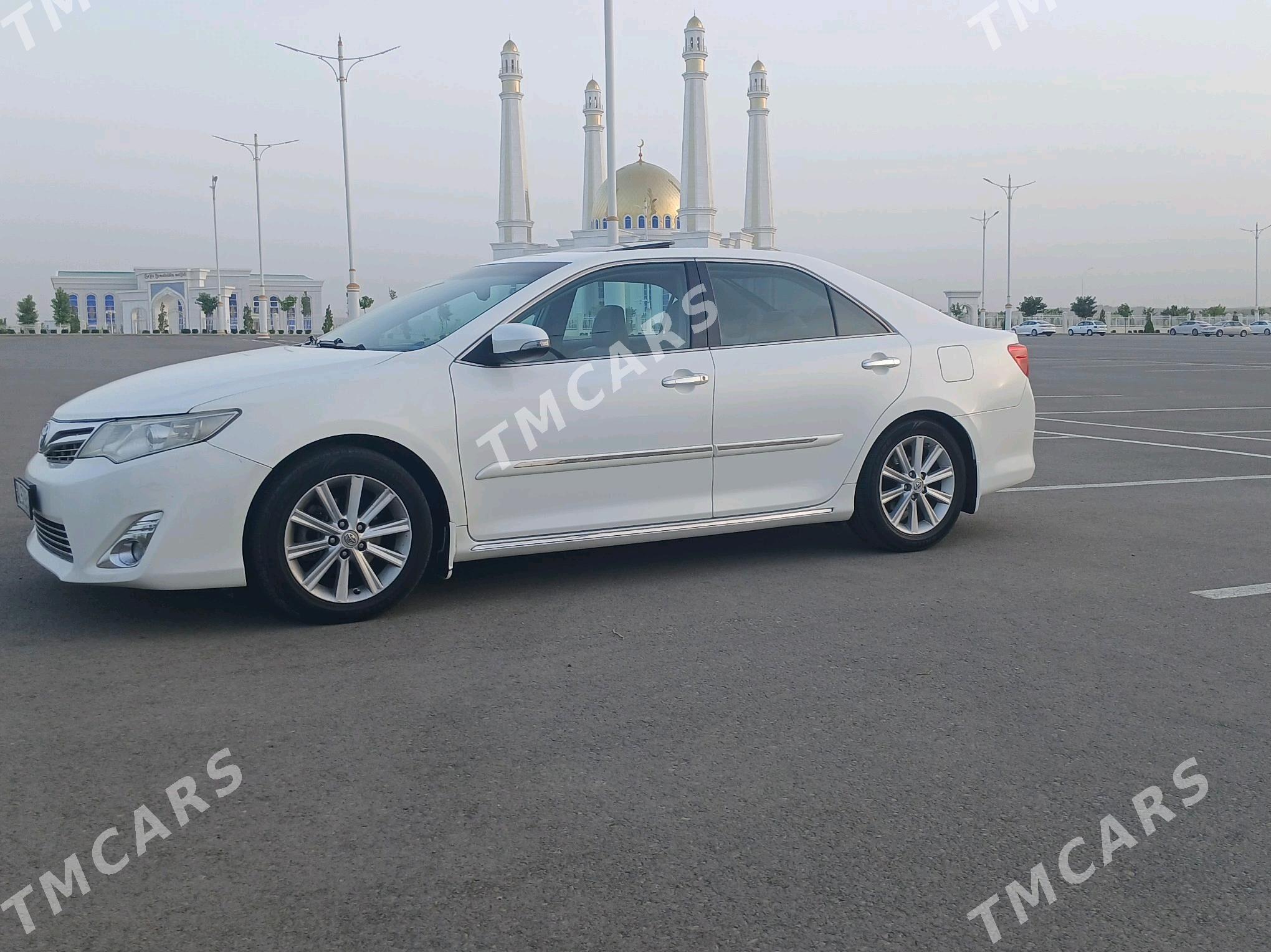 Toyota Camry 2013 - 220 000 TMT - 1 мкр - img 3