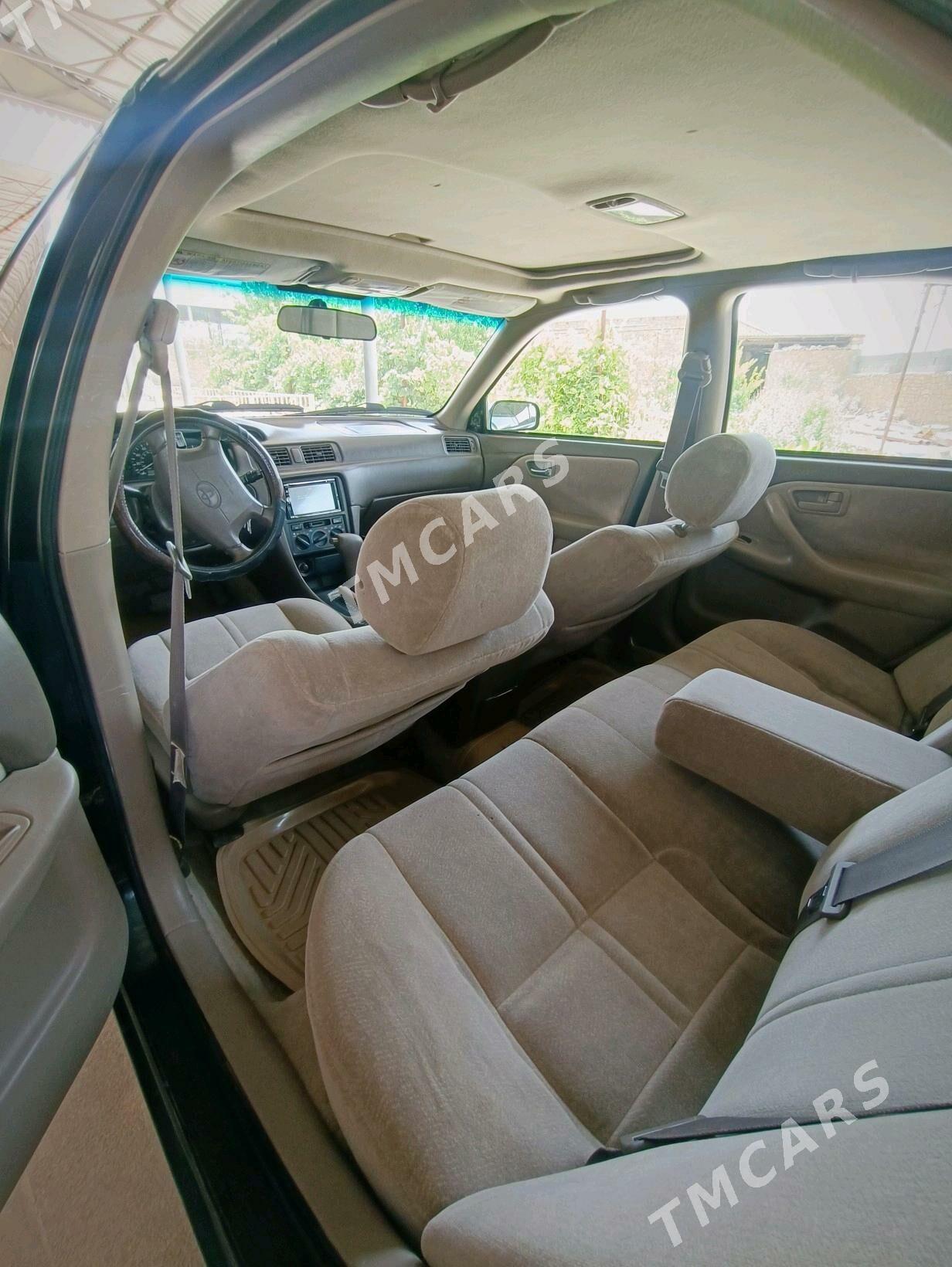 Toyota Camry 1998 - 120 000 TMT - Магданлы - img 3