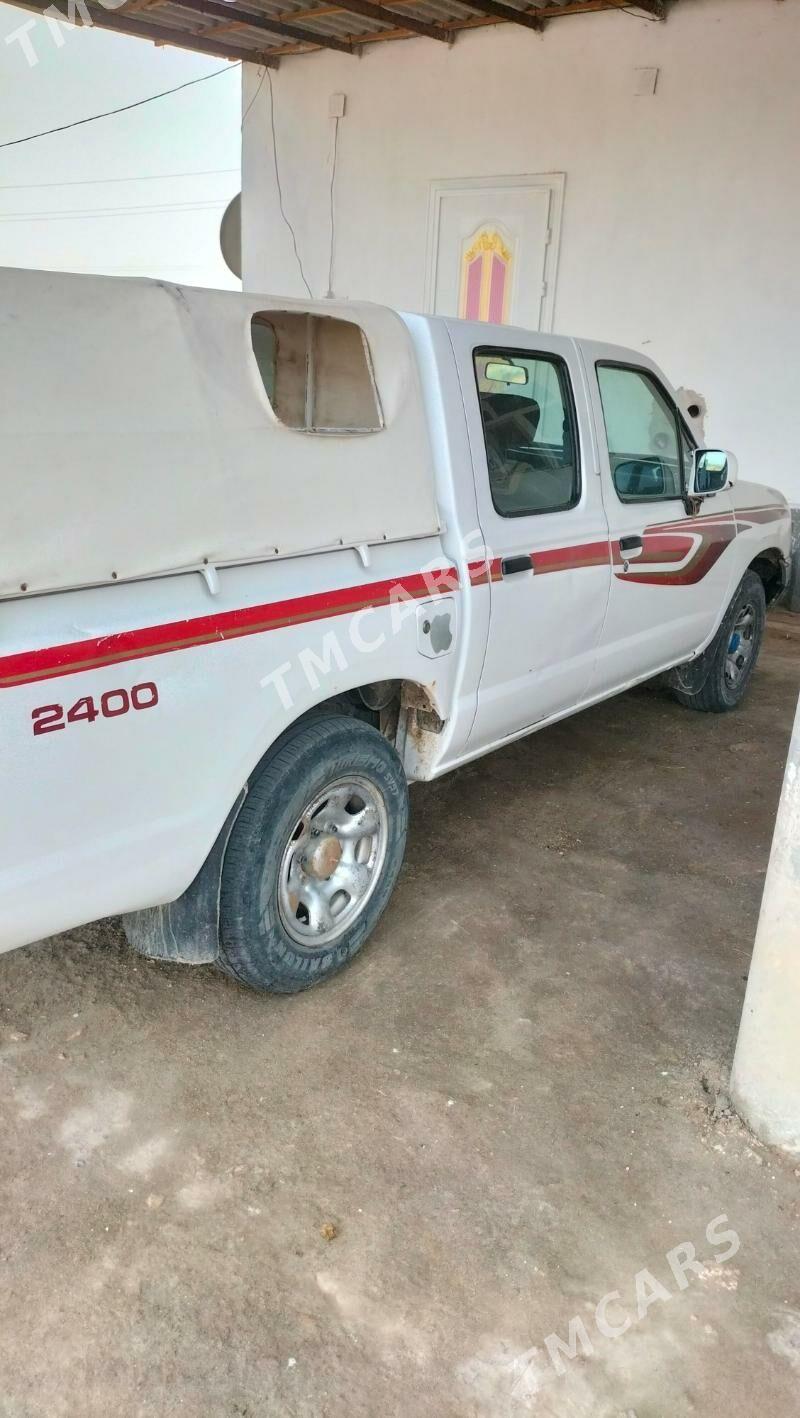 Nissan Navara 1987 - 60 000 TMT - Dostluk - img 2