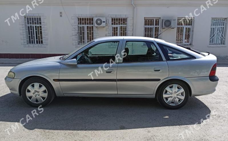 Opel Vectra 1998 - 52 000 TMT - Hitrowka - img 2