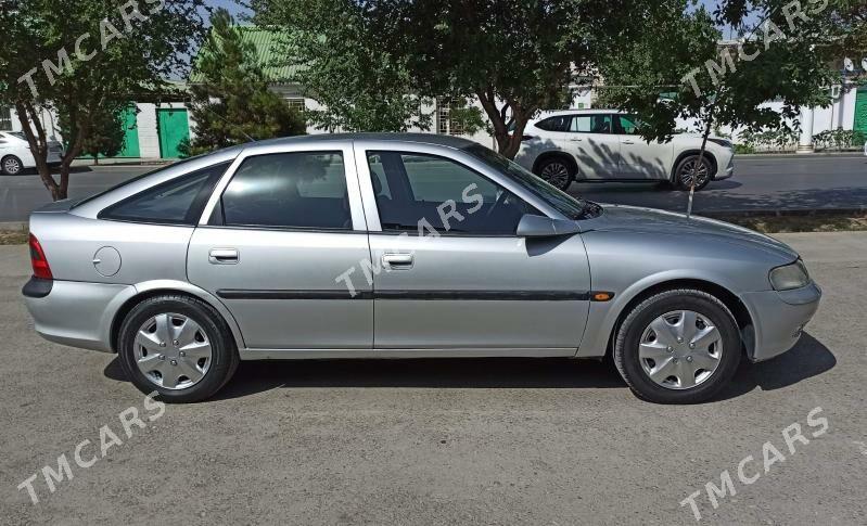 Opel Vectra 1998 - 52 000 TMT - Hitrowka - img 3