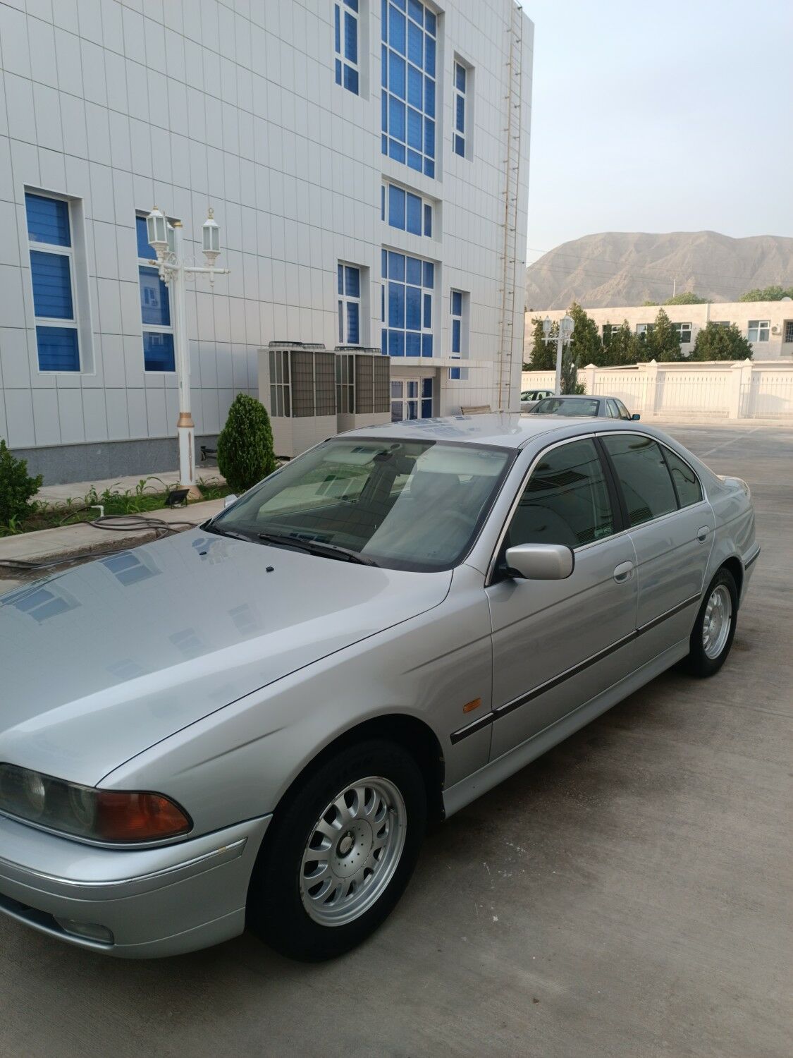 BMW 528 1998 - 105 000 TMT - Балканабат - img 3
