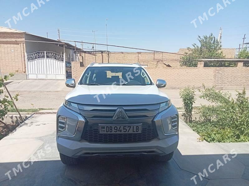 Mitsubishi Pajero 2020 - 425 000 TMT - Türkmenabat - img 4