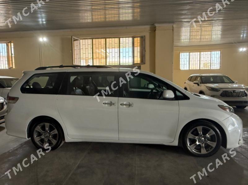 Toyota Sienna 2019 - 433 000 TMT - Мары - img 9