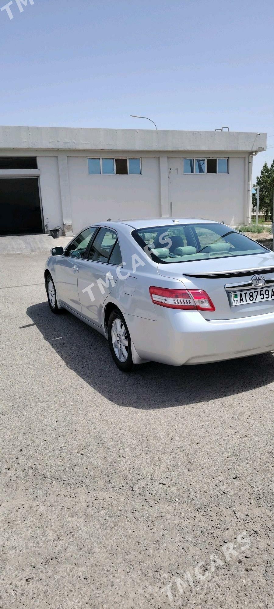 Toyota Camry 2010 - 185 000 TMT - Бузмеин - img 3