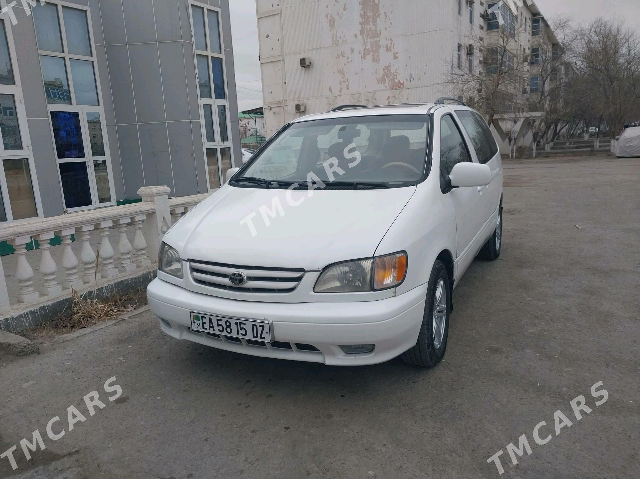 Toyota Sienna 2000 - 130 000 TMT - Daşoguz - img 4