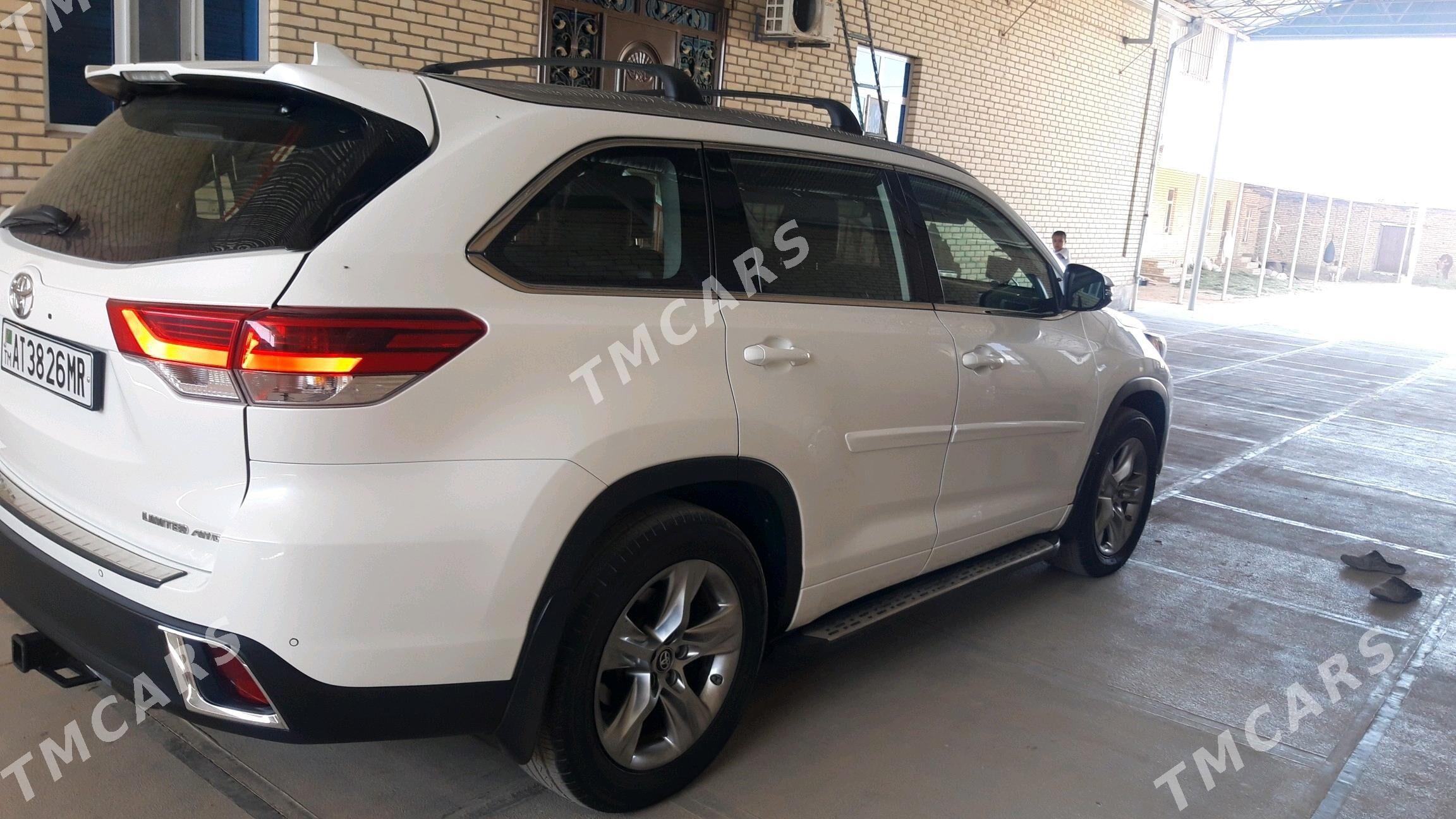 Toyota Highlander 2018 - 410 000 TMT - Мары - img 3