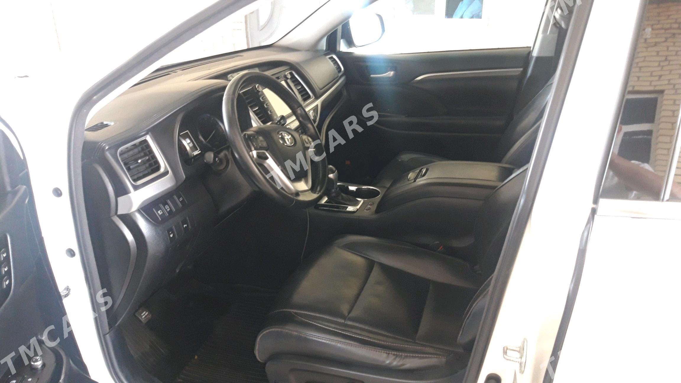 Toyota Highlander 2018 - 410 000 TMT - Мары - img 4