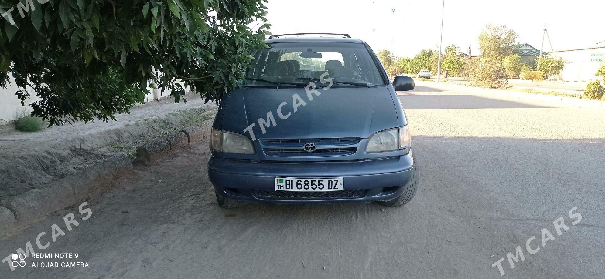 Toyota Sienna 1999 - 120 000 TMT - Köneürgenç - img 3
