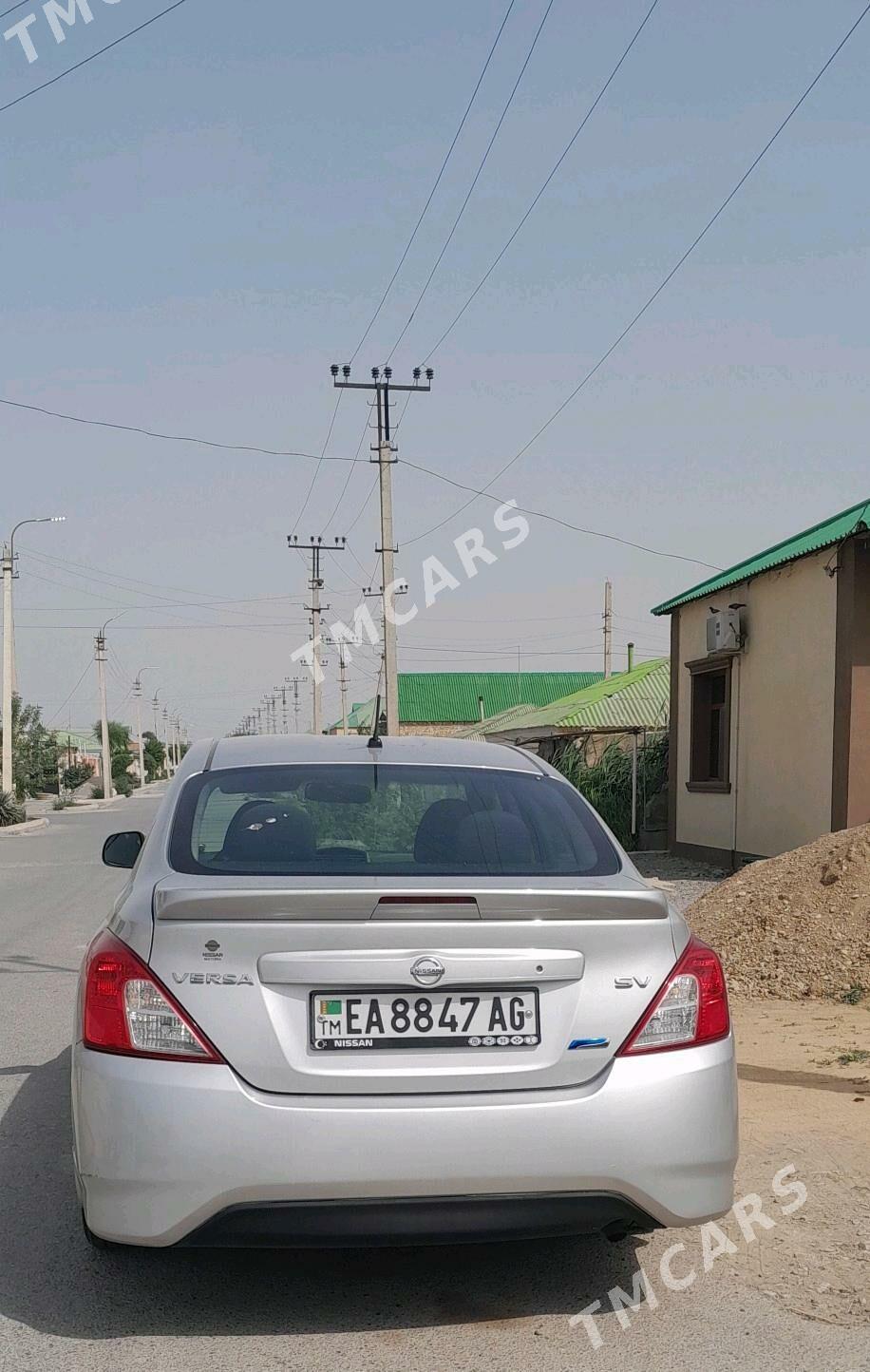 Nissan Versa 2014 - 115 000 TMT - Gökje - img 3
