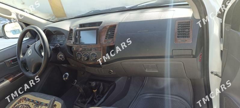 Toyota Hilux 2014 - 300 000 TMT - Dänew - img 5