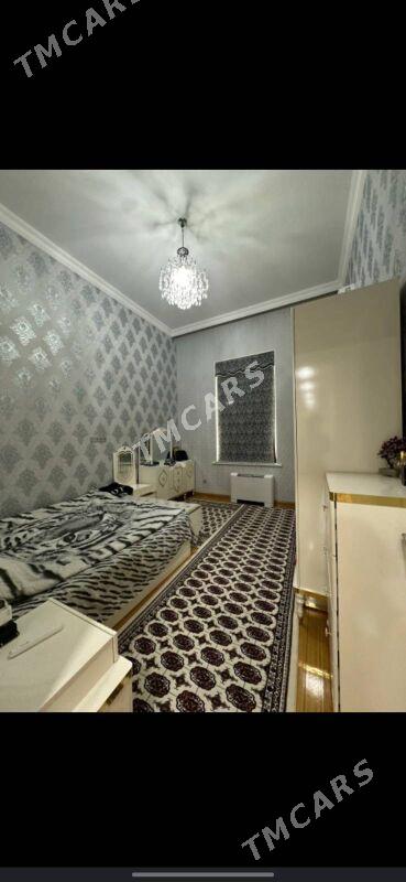 Moskowski 3 komnat - Moskowskiý köç. (10 ýyl abadançylyk şaýoly) - img 2