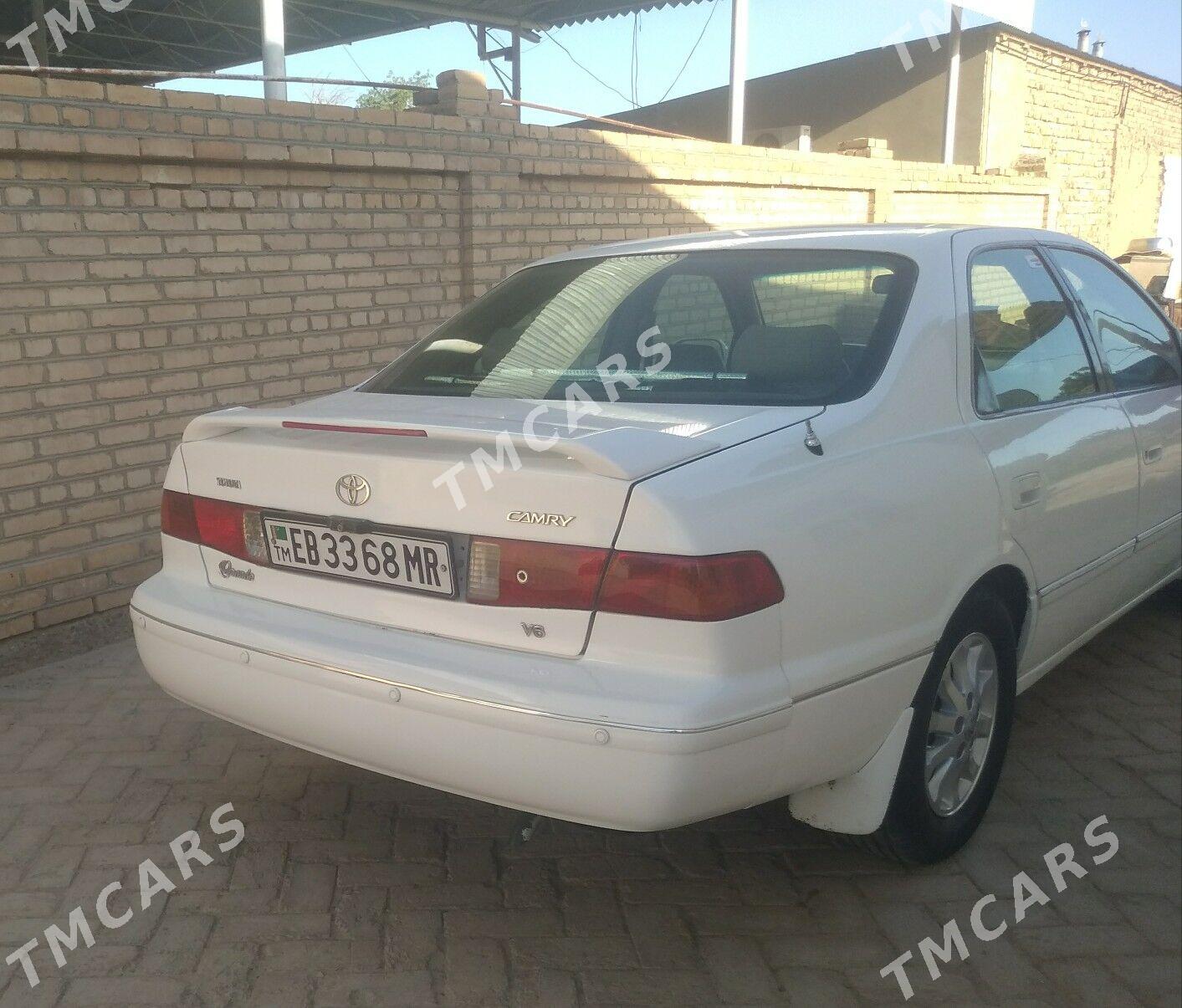 Toyota Camry 2001 - 148 000 TMT - Байрамали - img 2