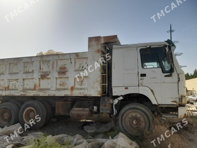 Howo Sinotruk 2012 - 170 000 TMT - Шатлык - img 1