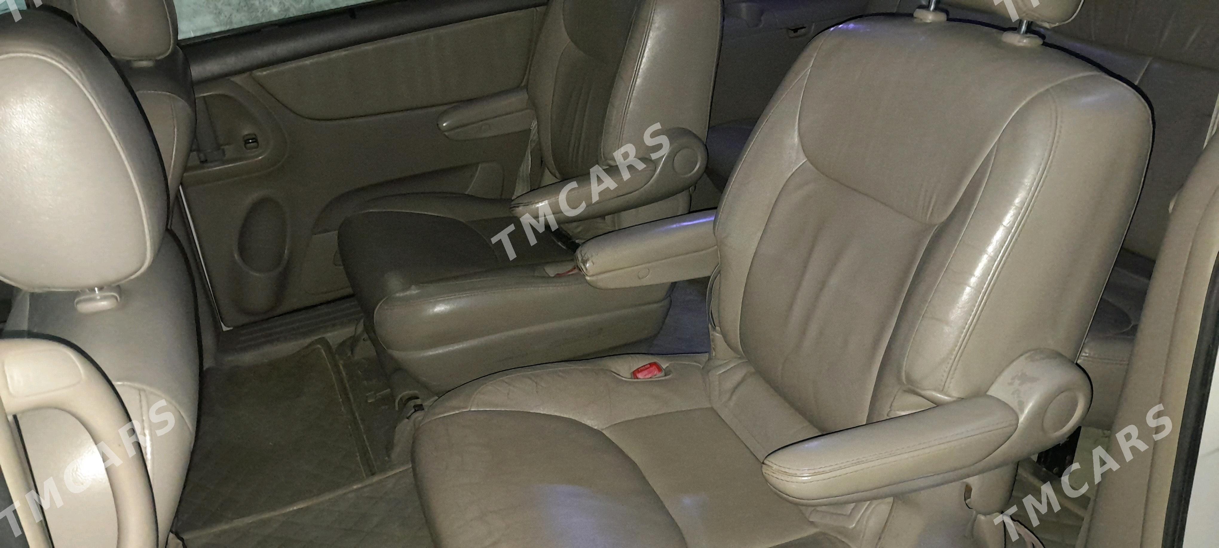 Toyota Sienna 2004 - 220 000 TMT - Köýtendag - img 2
