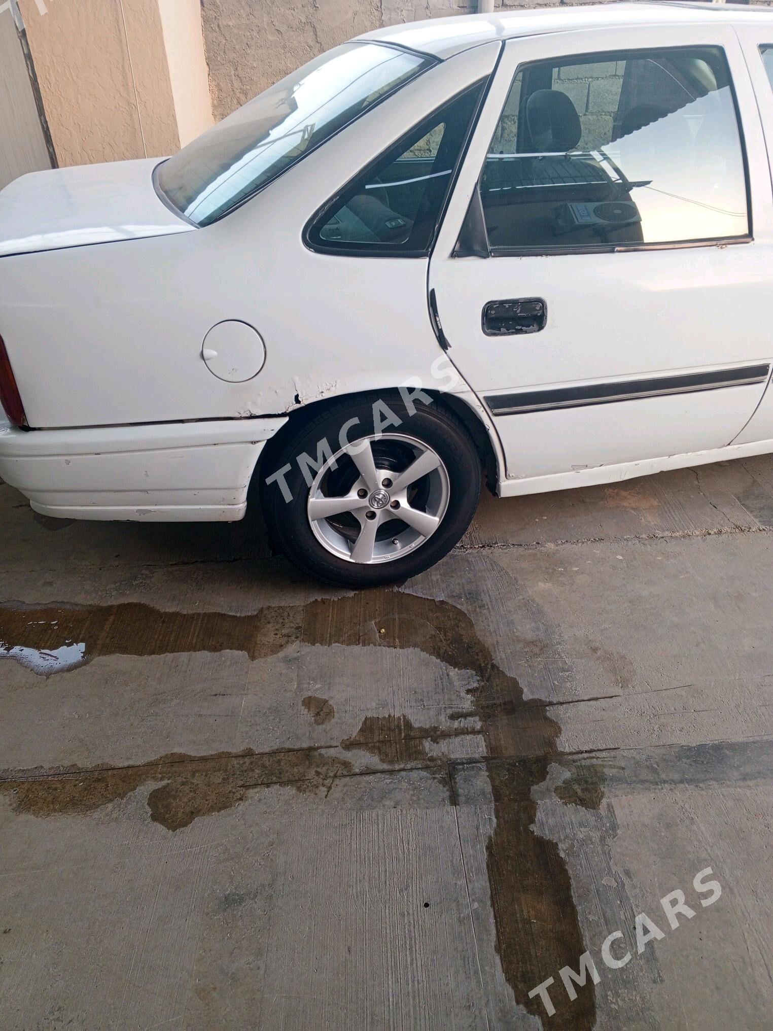 Opel Vectra 1992 - 18 000 TMT - Чоганлы - img 4