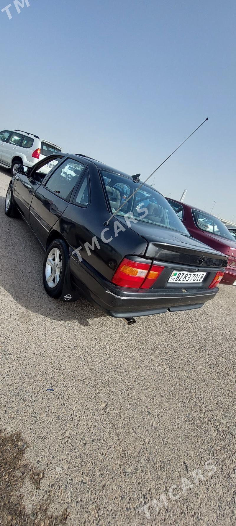 Opel Vectra 1992 - 32 000 TMT - Чарджоу - img 8