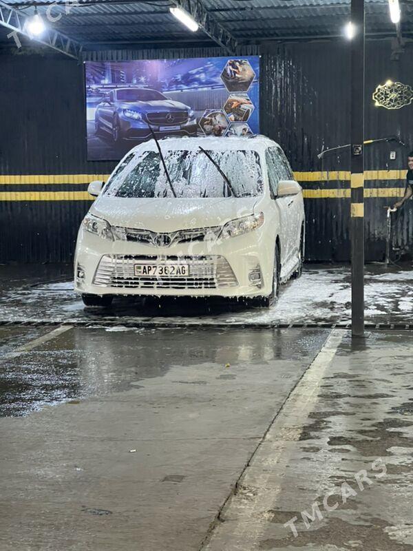 Toyota Sienna 2018 - 395 000 TMT - Ашхабад - img 2