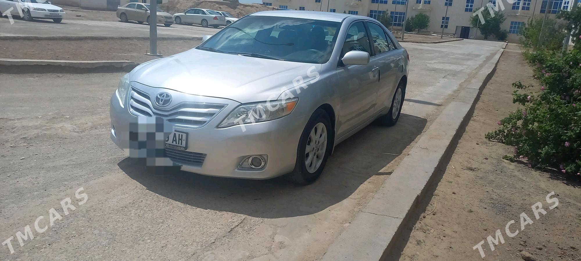 Toyota Camry 2010 - 190 000 TMT - Теджен - img 3