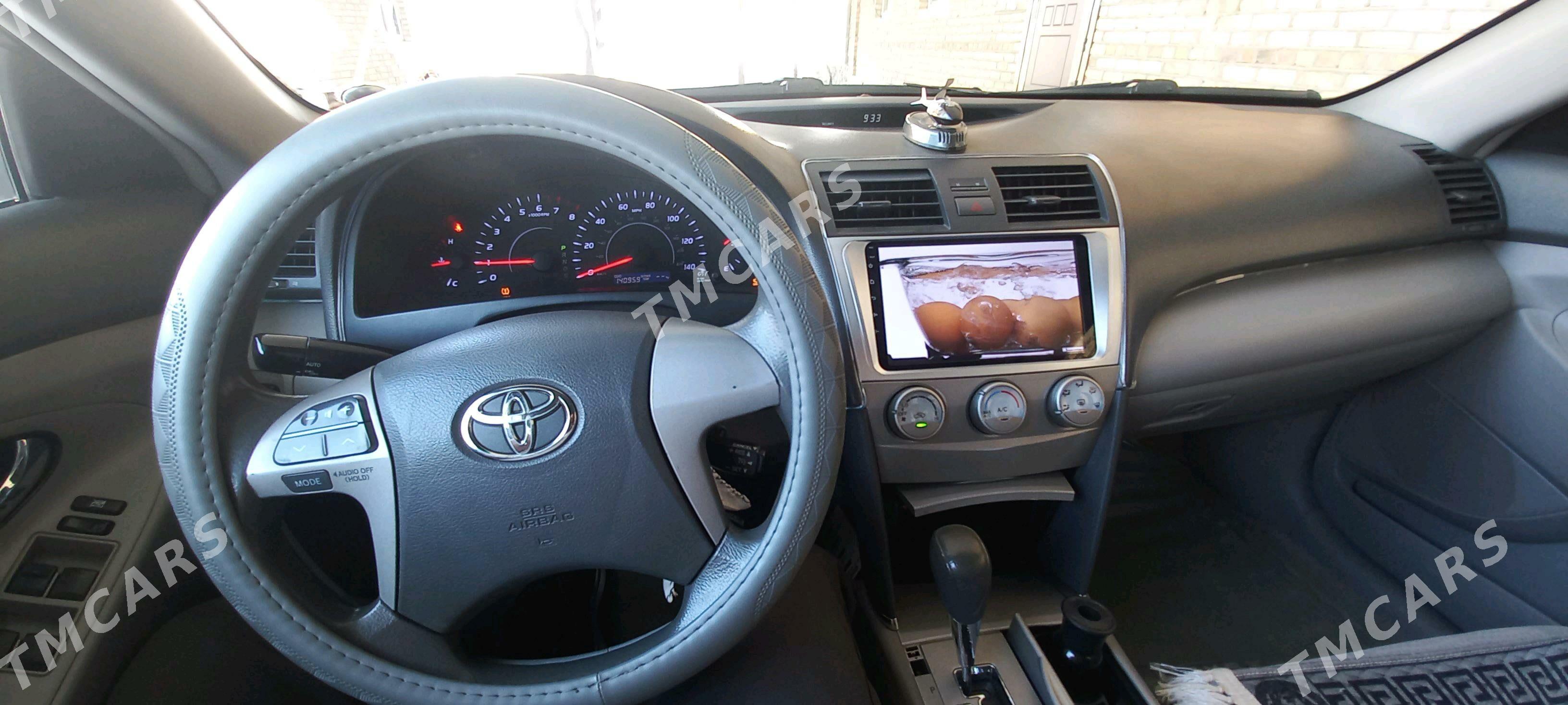 Toyota Camry 2010 - 190 000 TMT - Теджен - img 5
