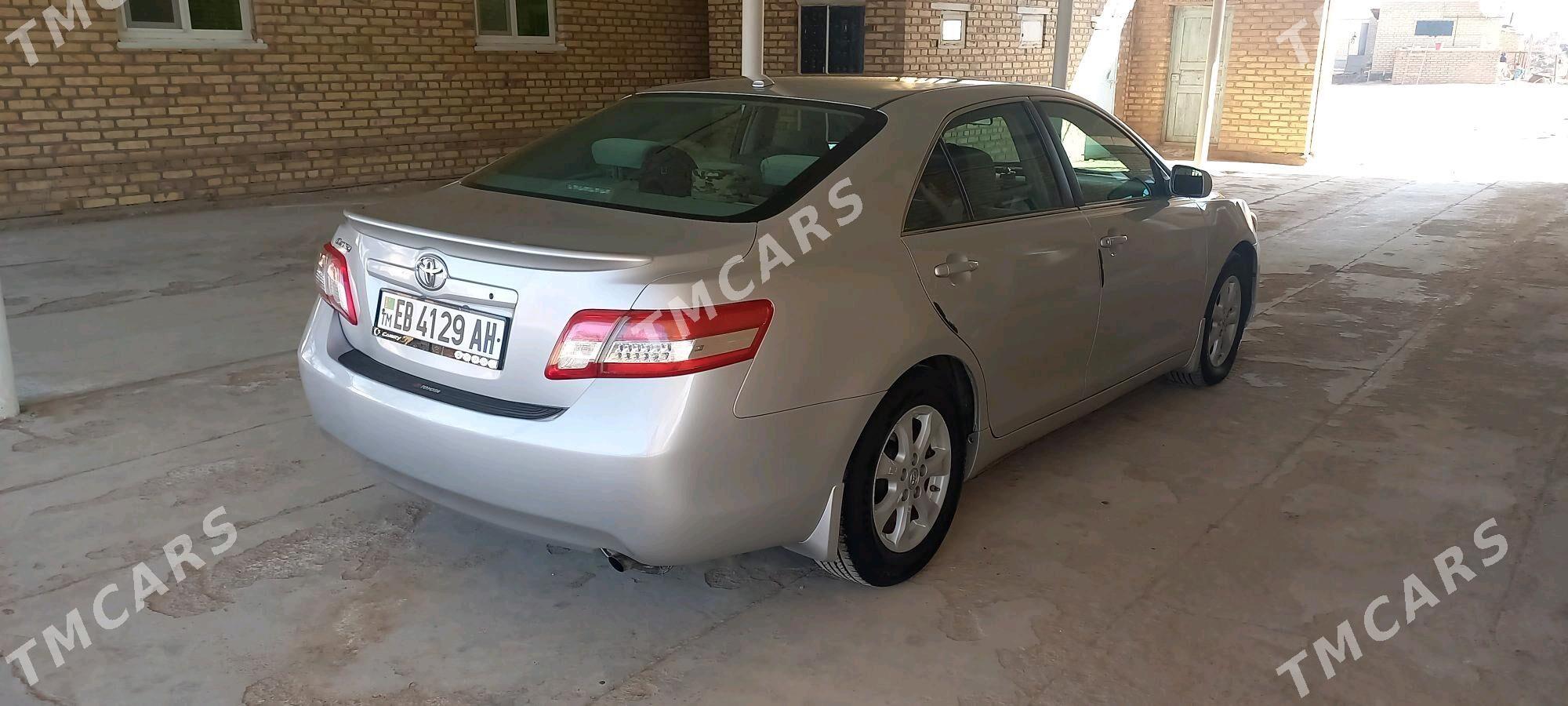 Toyota Camry 2010 - 190 000 TMT - Теджен - img 9