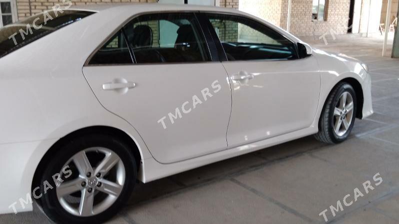 Toyota Camry 2014 - 240 000 TMT - Мары - img 4