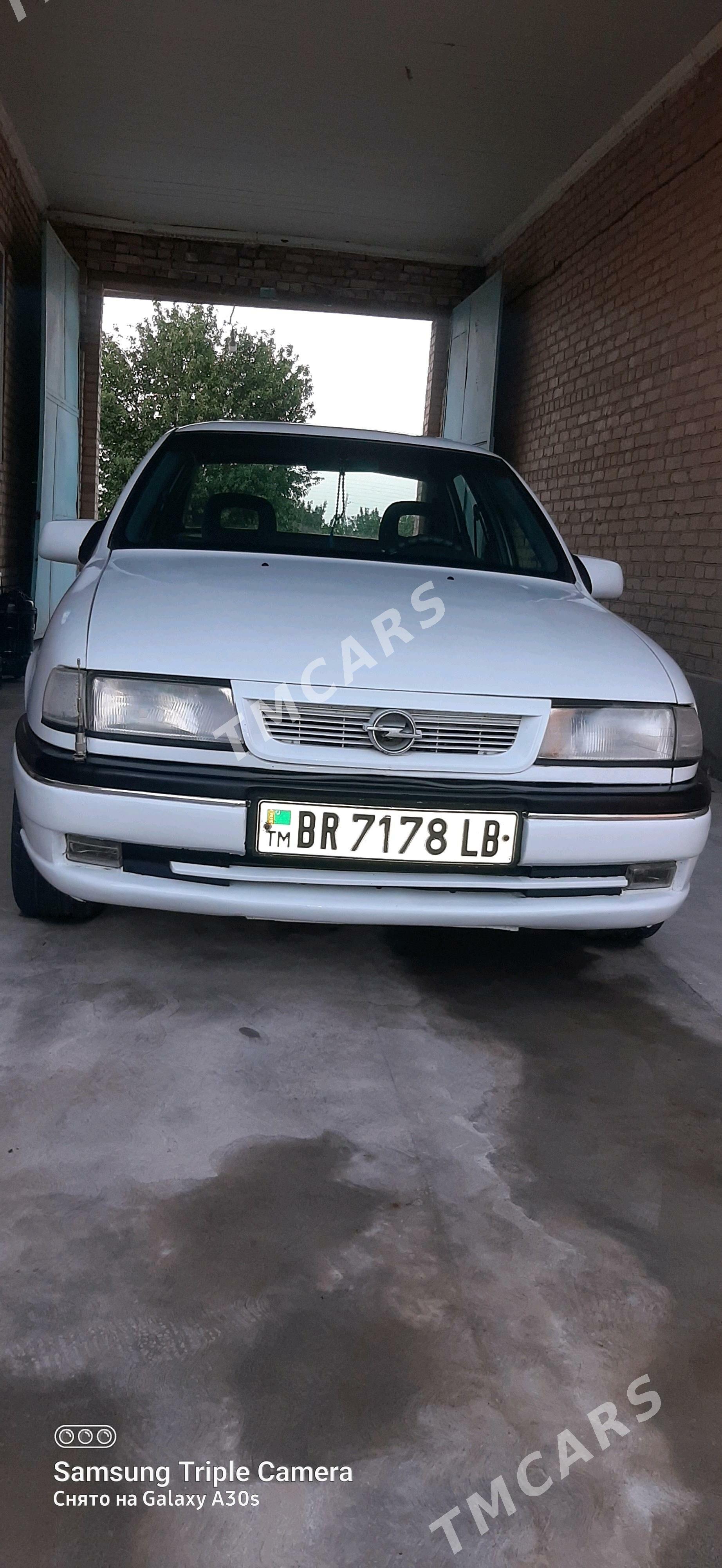 Opel Vectra 1990 - 43 000 TMT - Çärjew - img 3