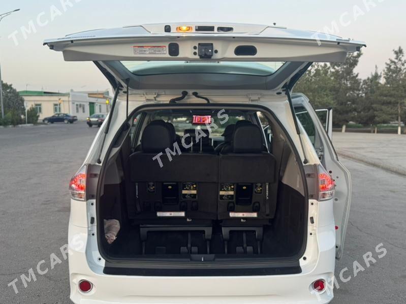 Toyota Sienna 2017 - 395 000 TMT - Туркменабат - img 4