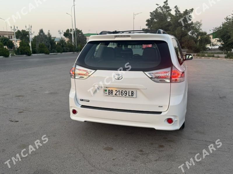Toyota Sienna 2017 - 395 000 TMT - Туркменабат - img 9