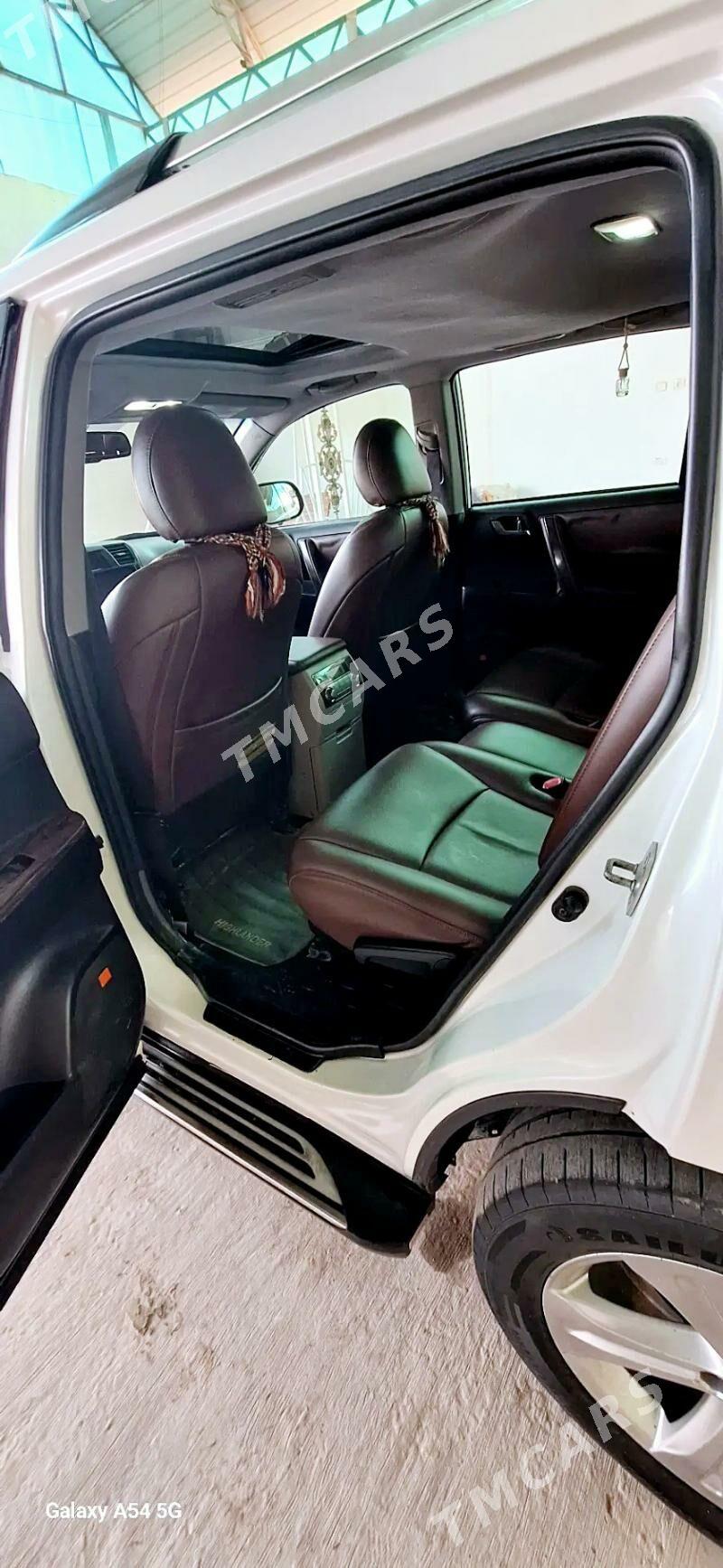 Toyota Highlander 2011 - 280 000 TMT - Халач - img 5