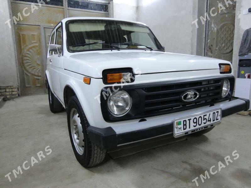 Lada Niva 2003 - 36 000 TMT - Гурбансолтан Едже - img 6