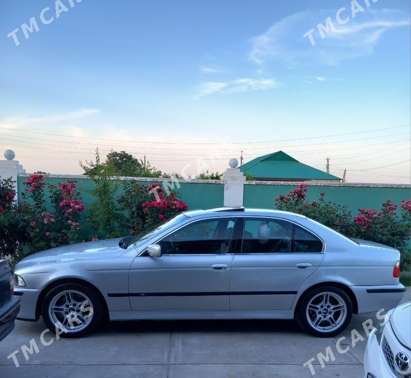 BMW E39 2002 - 140 000 TMT - Кака - img 3