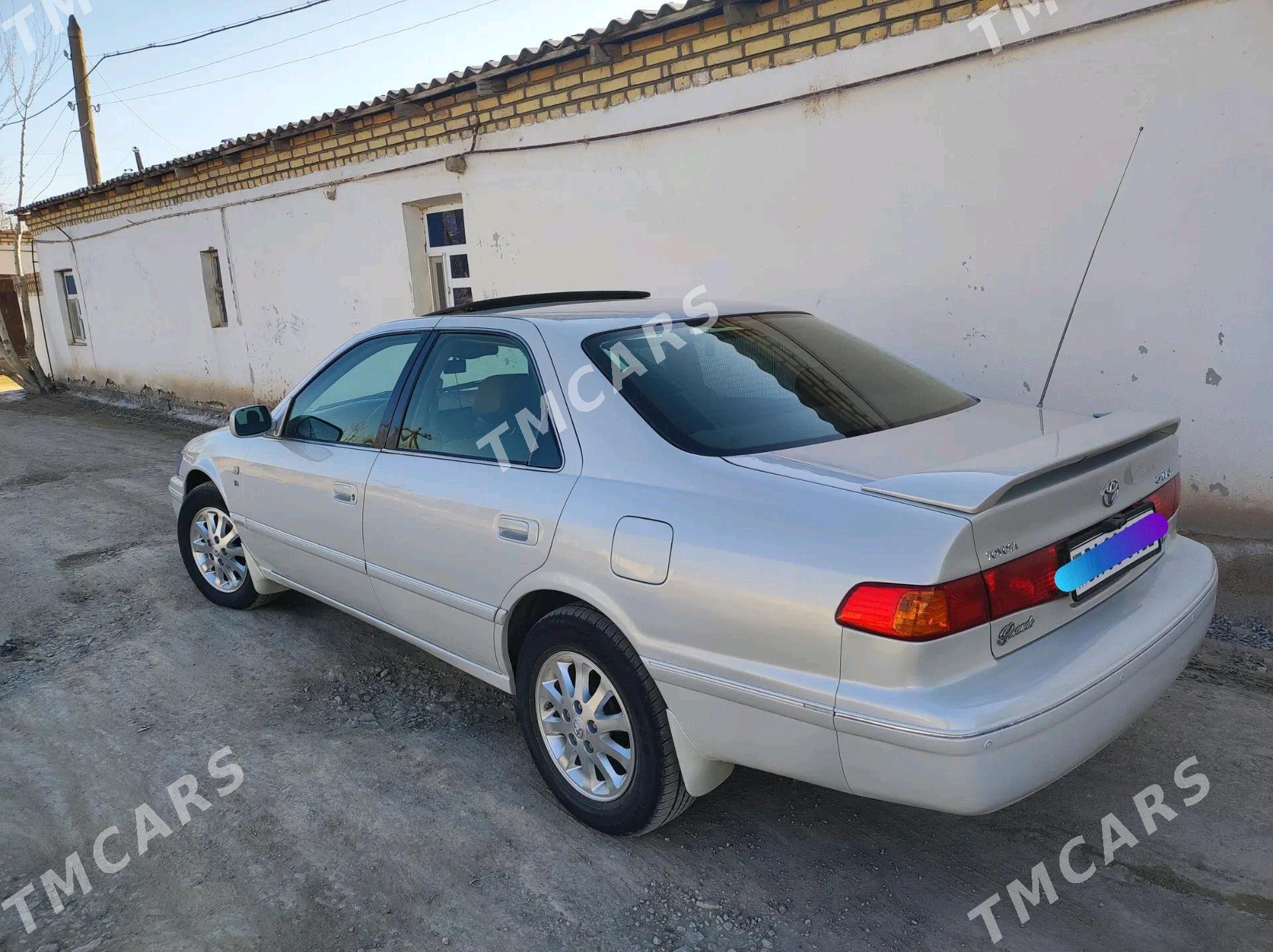 Toyota Camry 2000 - 200 000 TMT - Дашогуз - img 2