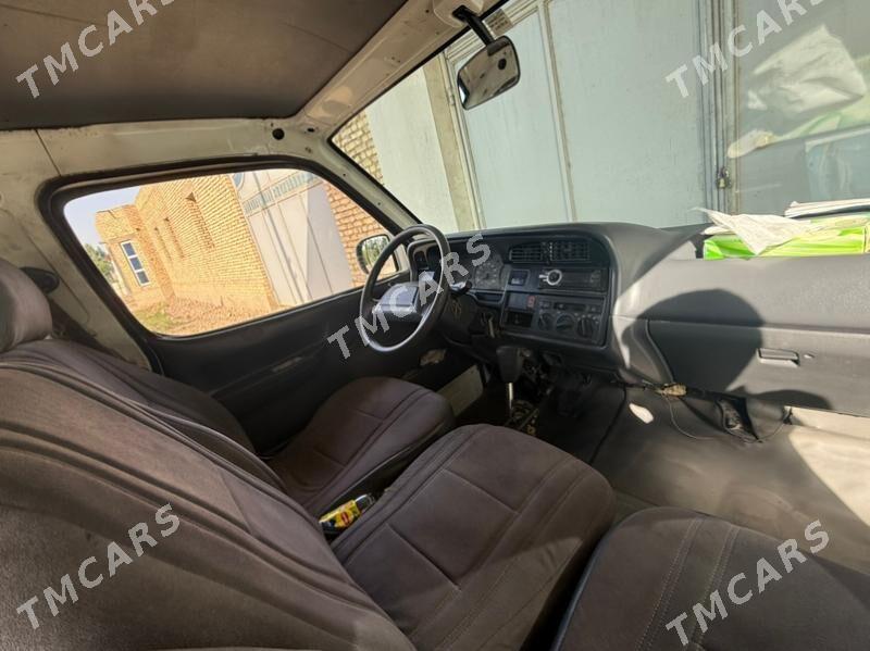 Toyota Hiace 1998 - 65 000 TMT - Губадаг - img 3