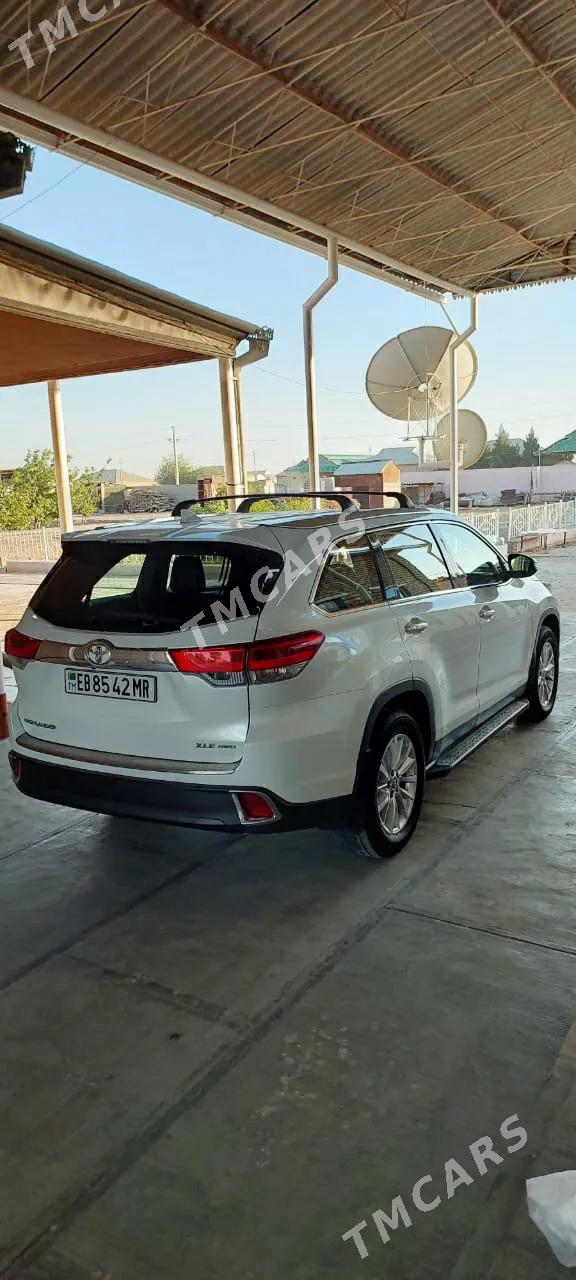 Toyota Highlander 2019 - 480 000 TMT - Сакарчага - img 4