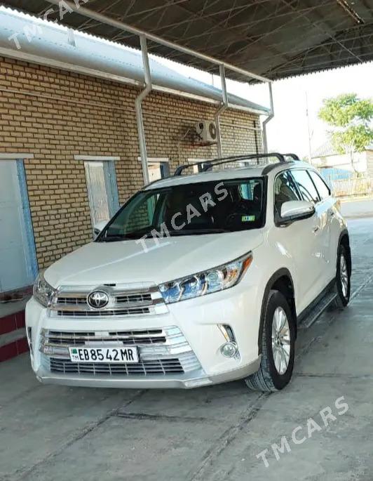 Toyota Highlander 2019 - 480 000 TMT - Сакарчага - img 5