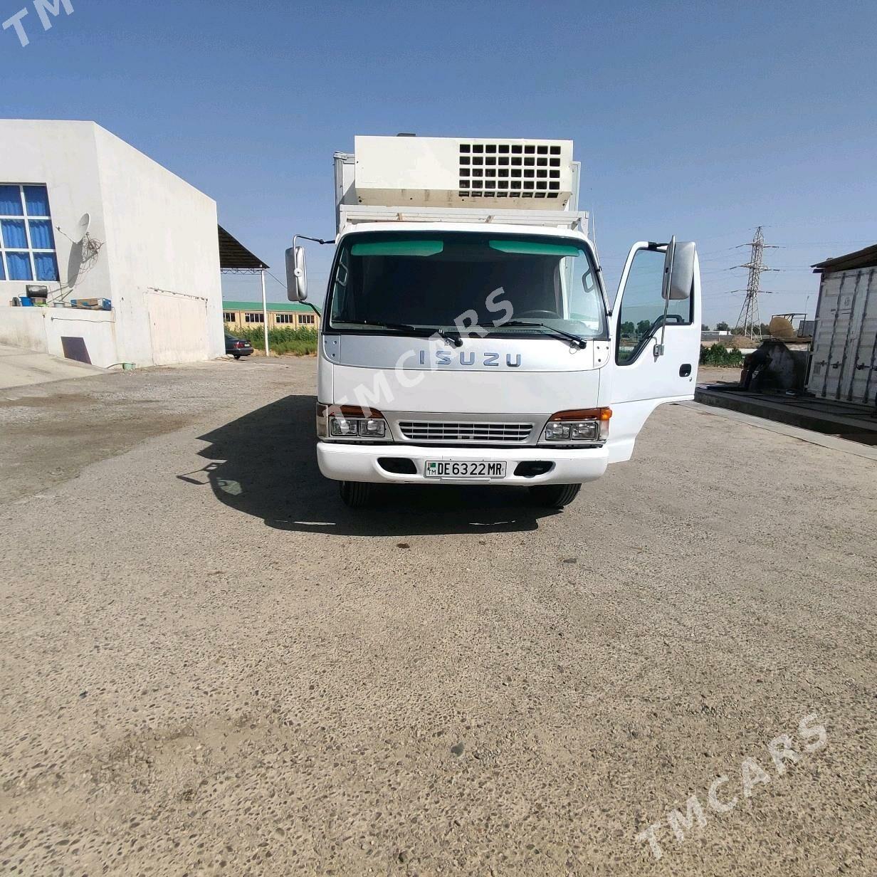 Isuzu Forward 2004 - 270 000 TMT - Мары - img 3