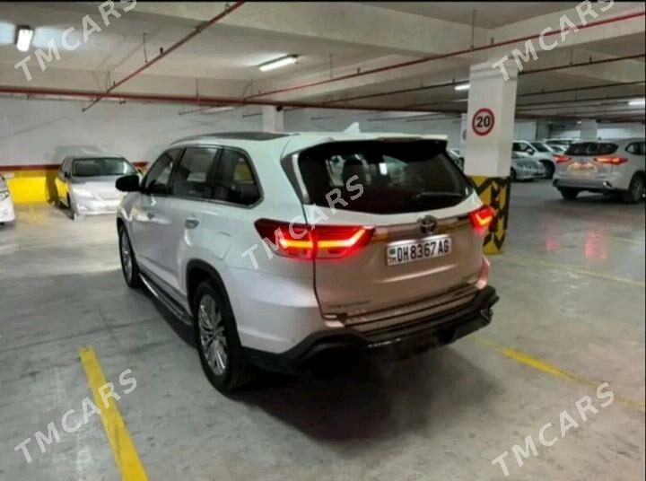 Toyota Highlander 2018 - 600 000 TMT - Дашогуз - img 4
