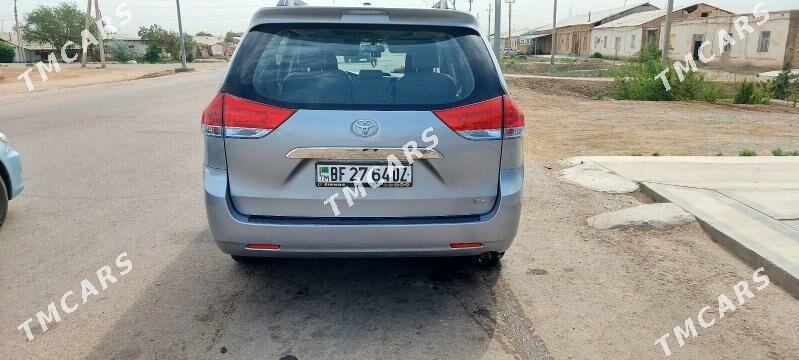 Toyota Sienna 2012 - 310 000 TMT - Boldumsaz - img 4