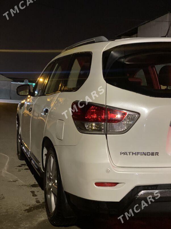 Nissan Pathfinder 2016 - 225 000 TMT - Багир - img 9