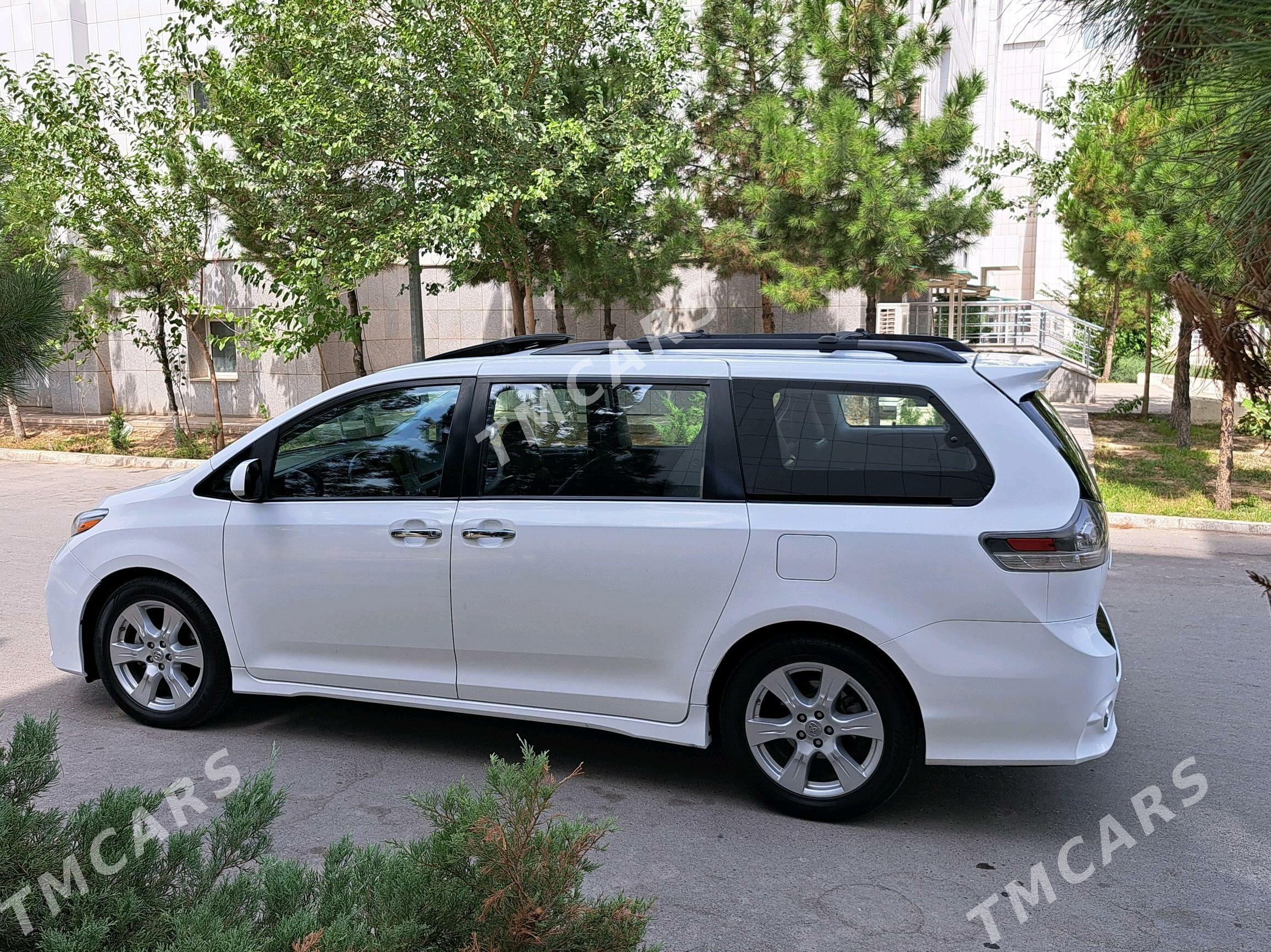Toyota Sienna 2017 - 330 000 TMT - Ашхабад - img 8