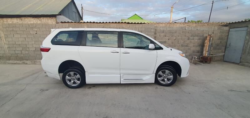 Toyota Sienna 2020 - 266 000 TMT - Ашхабад - img 6