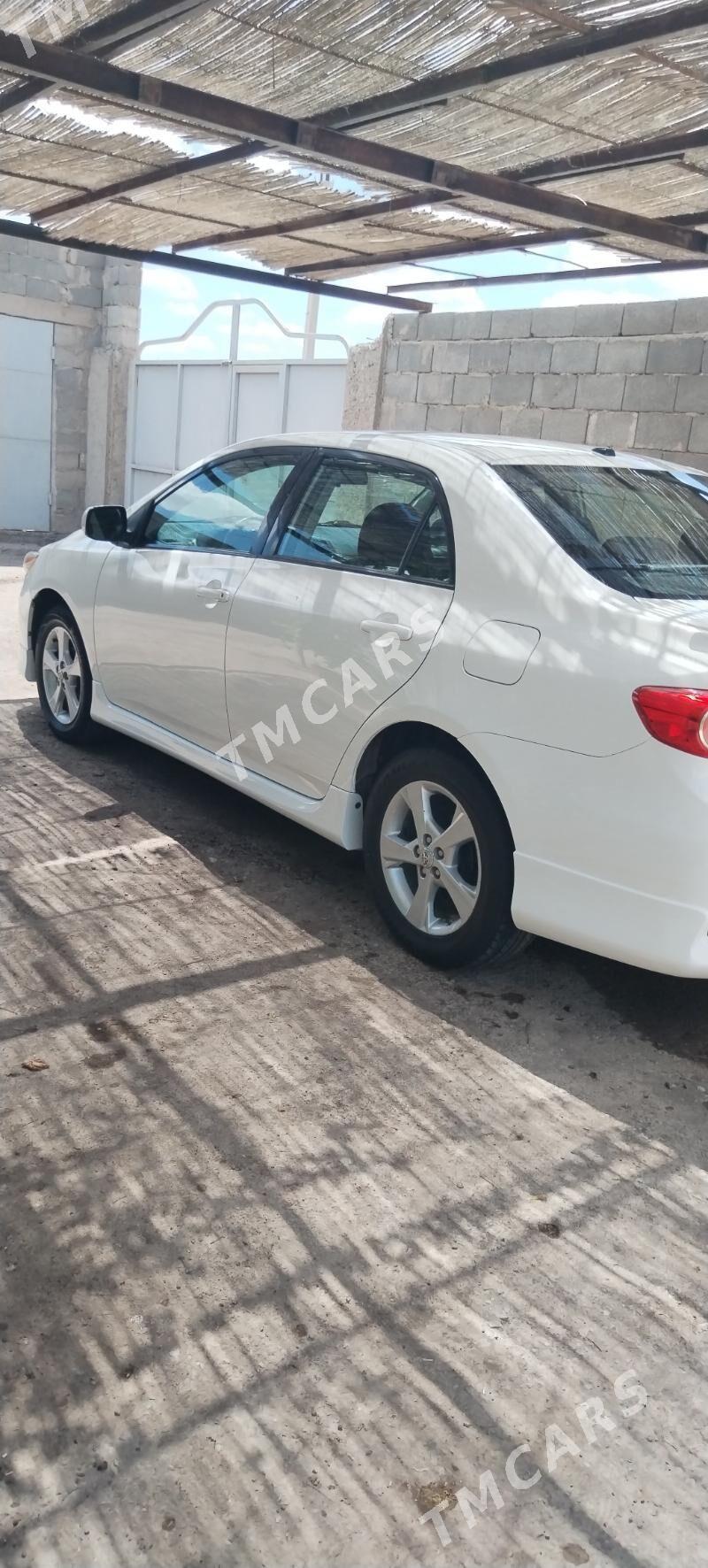 Toyota Corolla 2011 - 150 000 TMT - Дашогуз - img 2