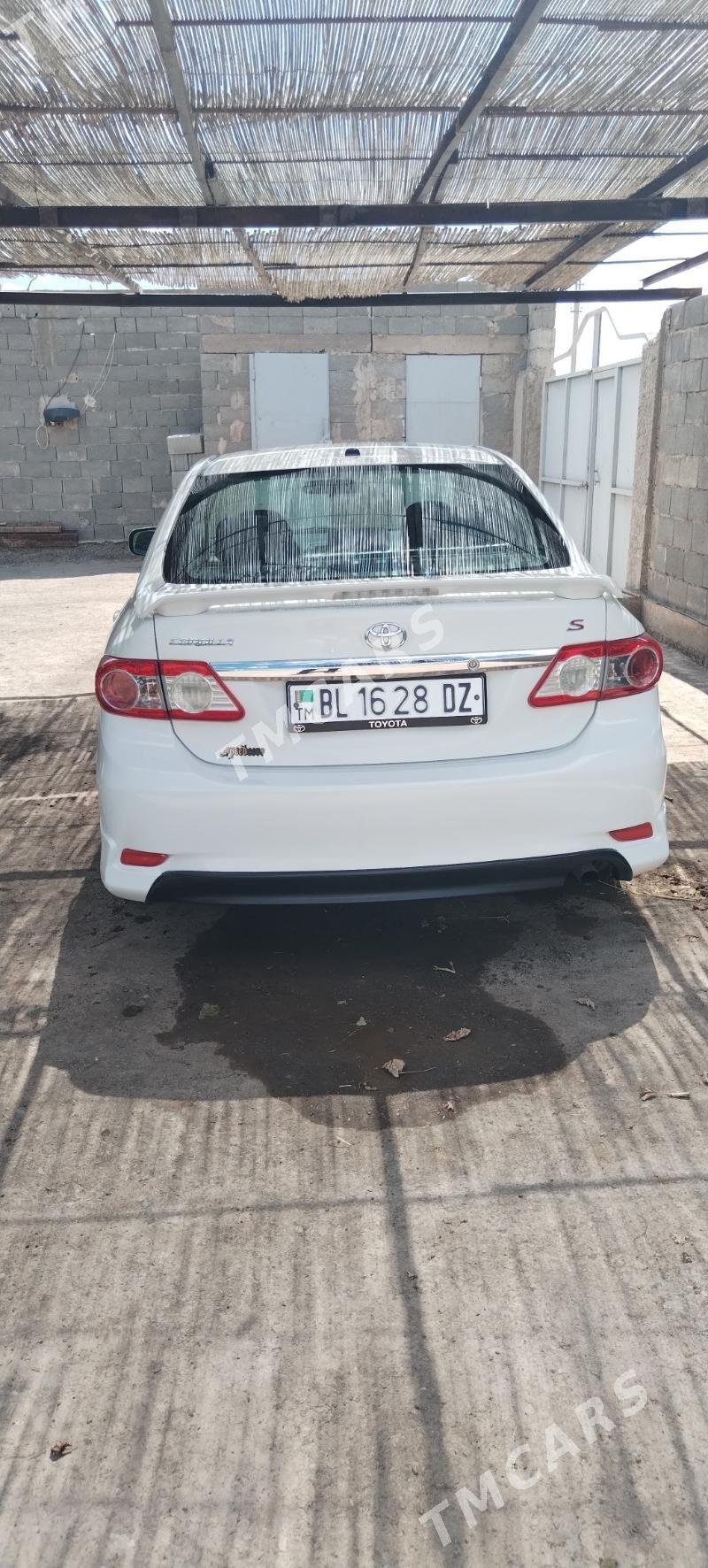 Toyota Corolla 2011 - 150 000 TMT - Дашогуз - img 8