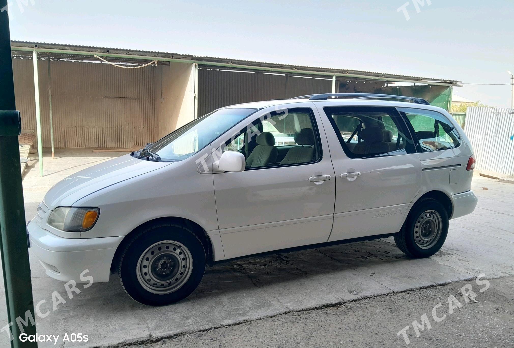 Toyota Sienna 2002 - 140 000 TMT - Babadaýhan - img 3