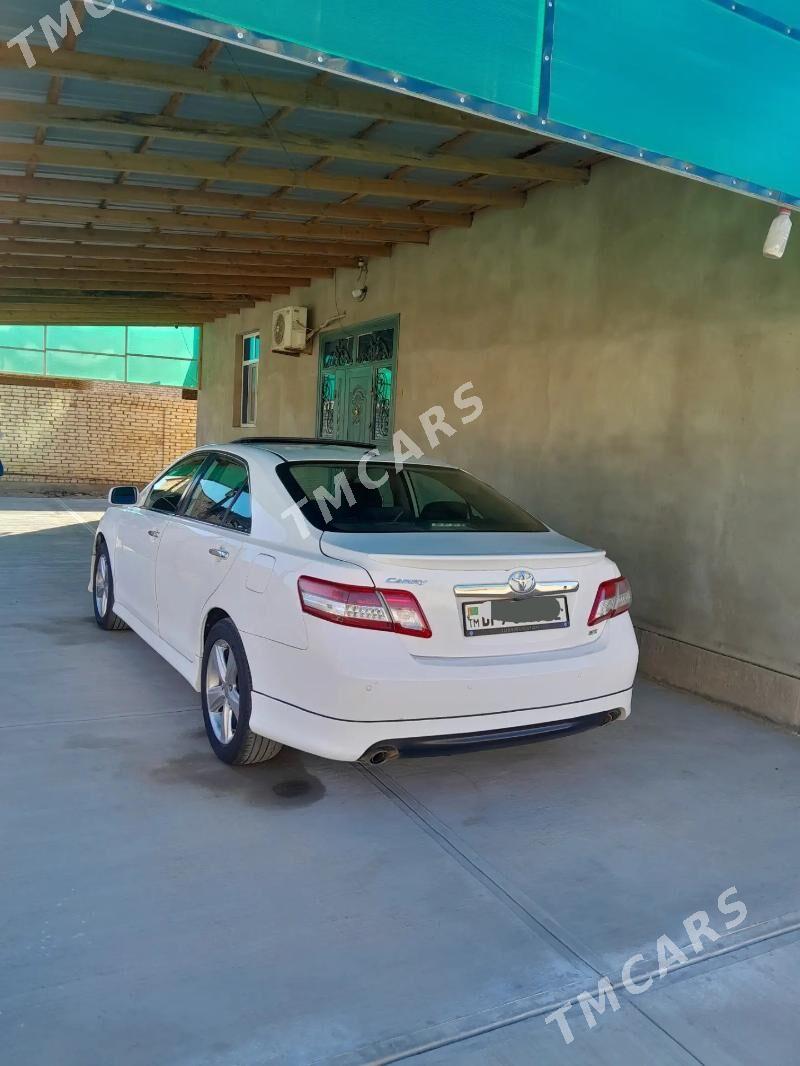Toyota Camry 2011 - 182 000 TMT - Дашогуз - img 4