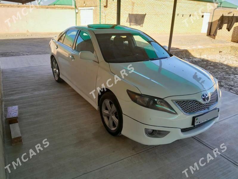 Toyota Camry 2011 - 182 000 TMT - Дашогуз - img 3