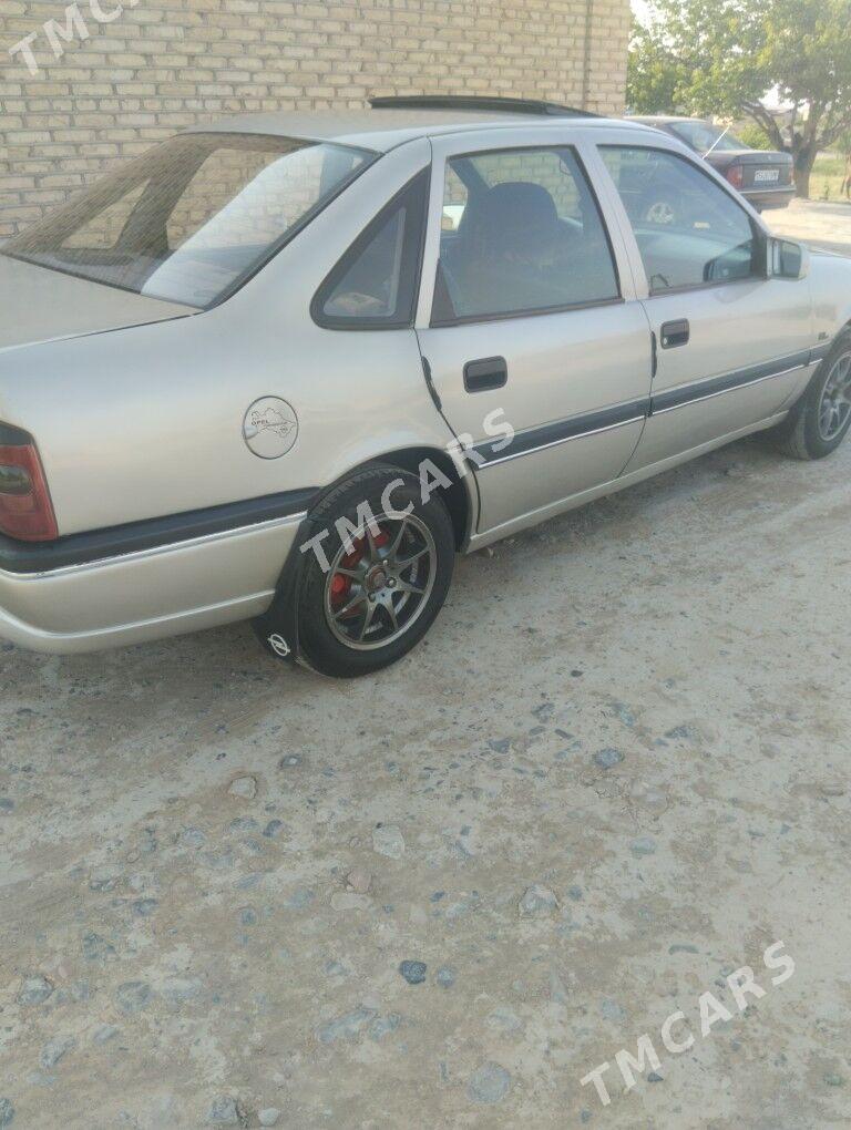 Opel Vectra 1990 - 38 000 TMT - Мургап - img 6